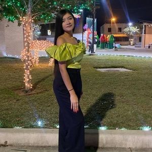 Meet your Posher, Ester